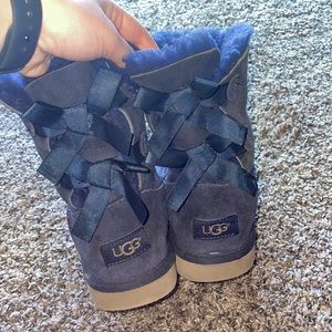 Kids UGG size 3